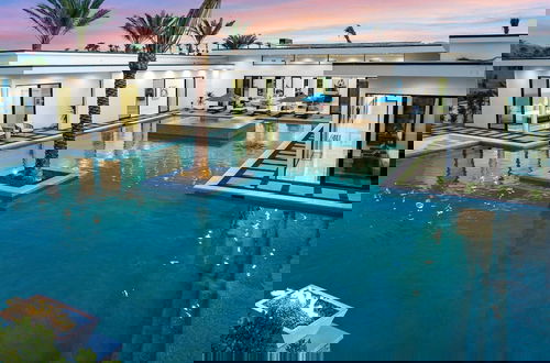 Foto 5 - Sleeps 18 Expansive Villa w/ Pool, Hot Tub, and Firepit Bravo Villa 4 by Avantstay