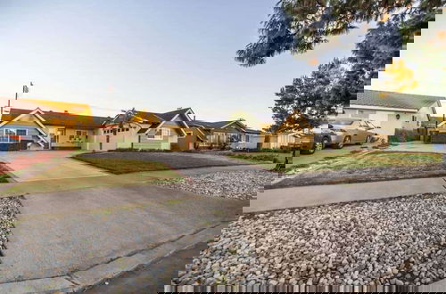Foto 46 - @ Marbella Lane - Charming 4BR Bungalo for Relaxing Retreat