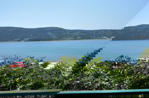 Photo 22 - Spacious Seaside Retreat in Poljica