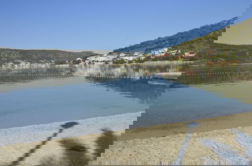 Photo 44 - Spacious Seaside Retreat in Poljica