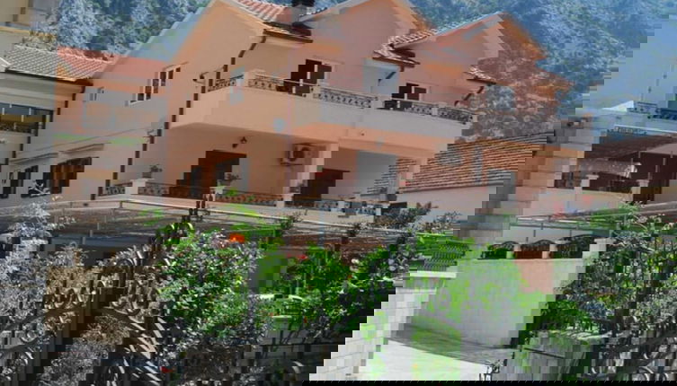 Foto 1 - Chic & Sleek Apartments in Kotor
