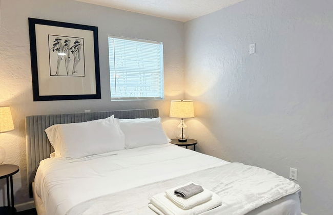 Clean Cozy 1-bedroom Near Plaza District 32C - Foto 18