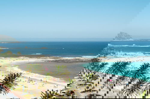 Foto 15 - Camps Bay Beachside 2bed w Sea View Cloud 9