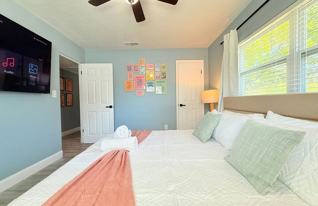Spacious Modern King bed Game Room More - Foto 13