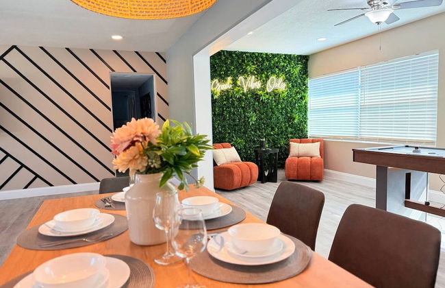 Spacious Modern King bed Game Room More - Foto 1