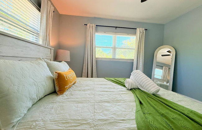 Spacious Modern King bed Game Room More - Foto 17