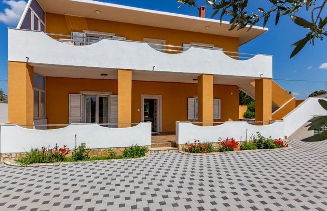 Peaceful Murvica Villa Pool, Garden, and Modern Comfort - Foto 31