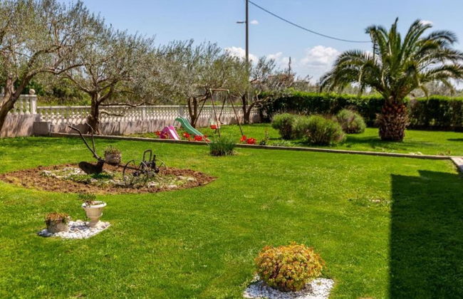 Peaceful Murvica Villa Pool, Garden, and Modern Comfort - Foto 24