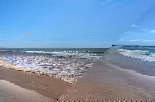 Foto 32 - Sand Castles West A4: Steps to Beach, Pools, Private Balcony & More!