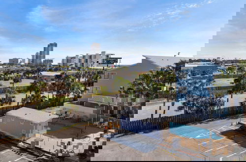 Foto 21 - Sand Castles West A4: Steps to Beach, Pools, Private Balcony & More!