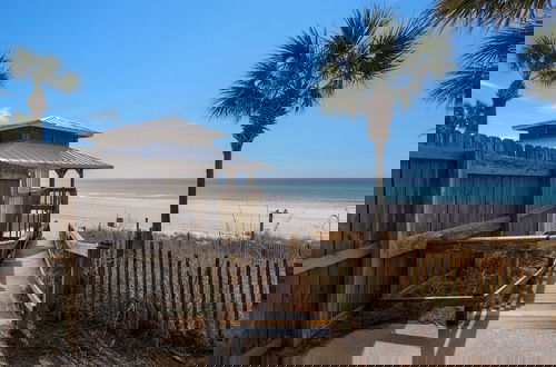 Foto 30 - Sand Castles West A4: Steps to Beach, Pools, Private Balcony & More!