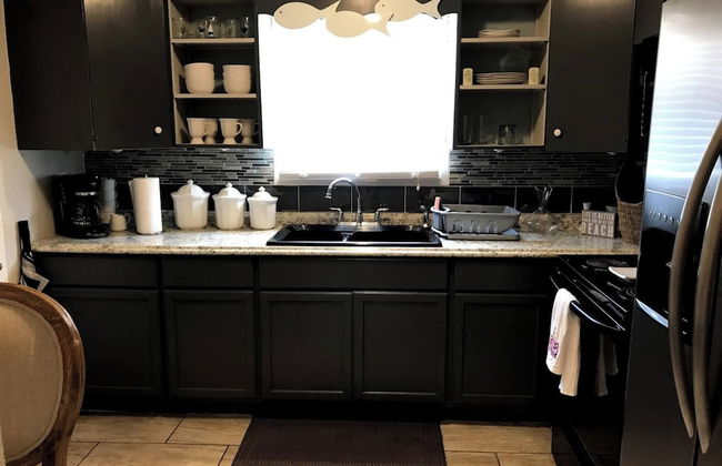 1BR Apartment in Historic Galveston - Photo 14