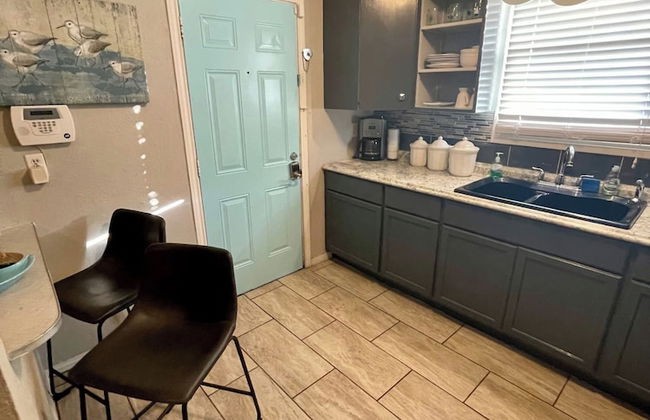 1BR Apartment in Historic Galveston - Photo 11