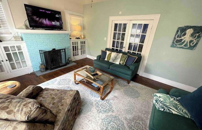 1BR Apartment in Historic Galveston - Photo 17