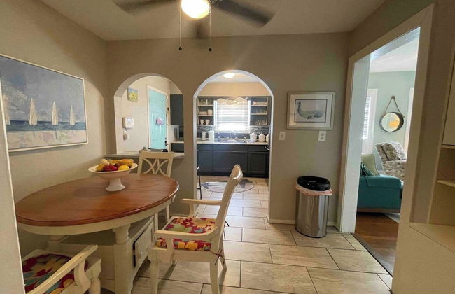 1BR Apartment in Historic Galveston - Photo 8
