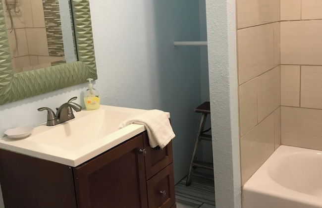 1BR Apartment in Historic Galveston - Photo 18