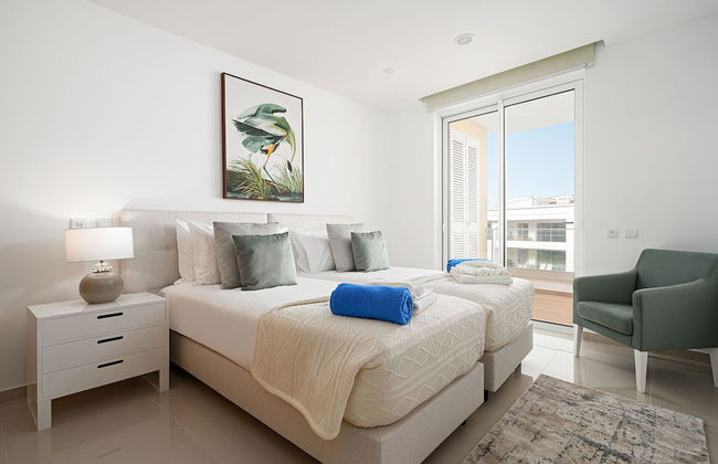 Lagos Marina View 3 With Pool by Homing - Photo 8