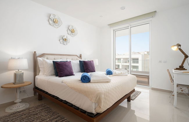 Lagos Marina View 3 With Pool by Homing - Photo 6