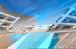 Photo 1 - Lagos Marina View 3 With Pool by Homing