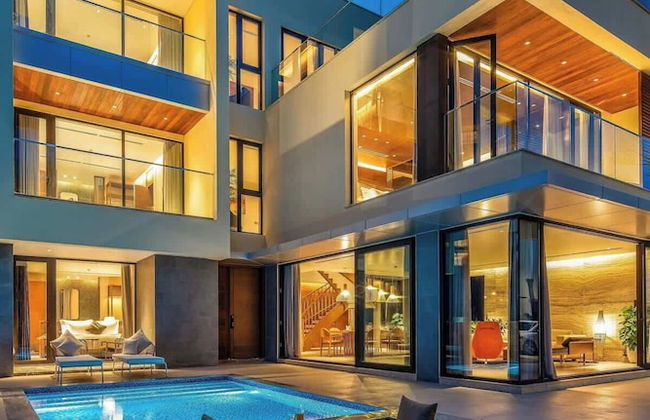 5BR Luxury Villa: Elite Services & Privacy - Foto 1