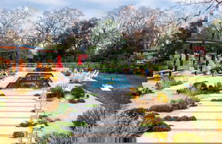 Foto 2 - Marquee By Avantstay Modern Stylish Estate w Pool Entertainers Courtyard