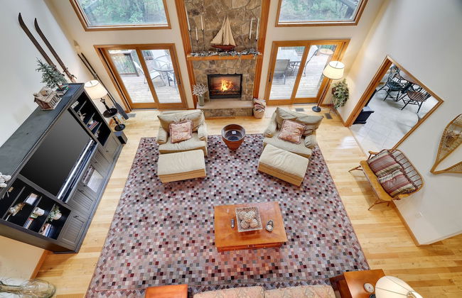 Elk Hollow by Avantstay Lakefront Chalet w Game Room Fire Pit - Foto 13