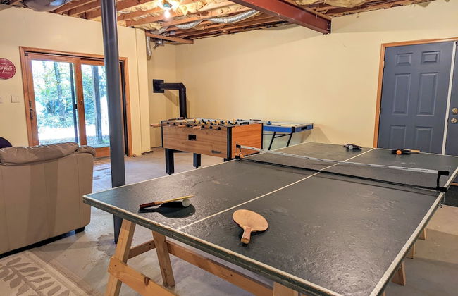 Elk Hollow by Avantstay Lakefront Chalet w Game Room Fire Pit - Foto 22