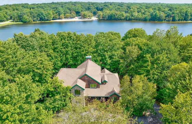 Elk Hollow by Avantstay Lakefront Chalet w Game Room Fire Pit - Foto 3