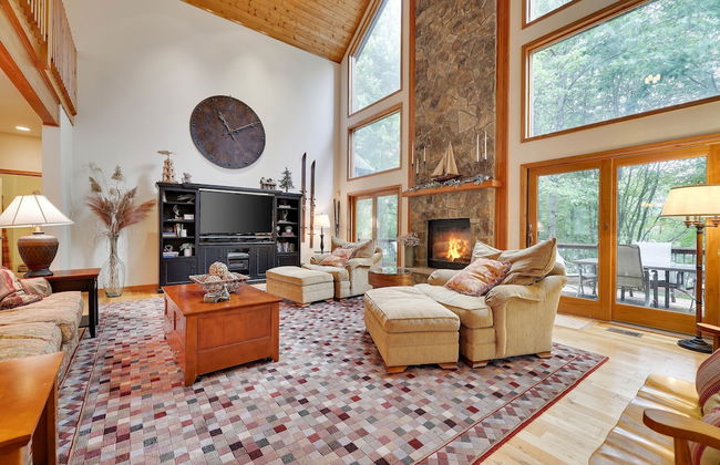 Elk Hollow by Avantstay Lakefront Chalet w Game Room Fire Pit - Foto 1
