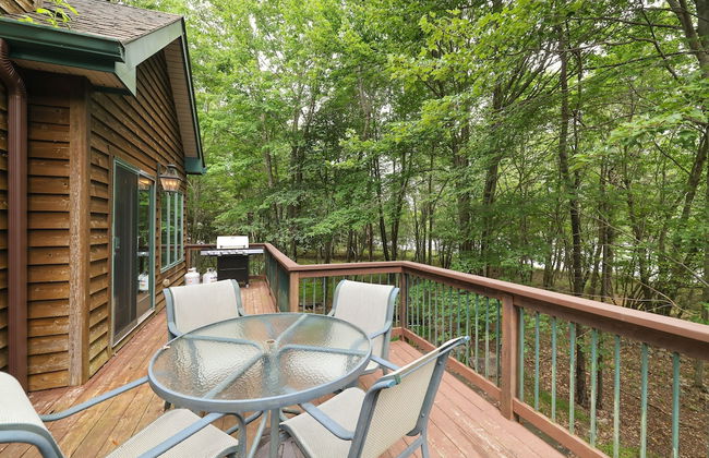 Elk Hollow by Avantstay Lakefront Chalet w Game Room Fire Pit - Foto 46