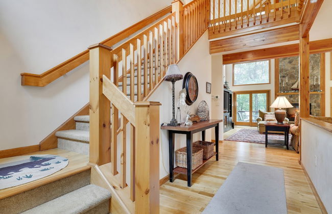 Elk Hollow by Avantstay Lakefront Chalet w Game Room Fire Pit - Foto 14