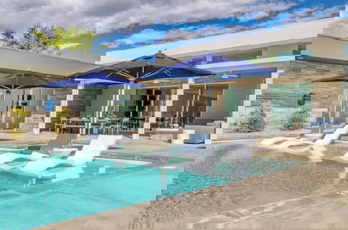 Foto 3 - Polo Villa 3 by Avantstay Features Expansive Putting Green Pool Spa Outdoor Firepit 260328 6 Bedrooms