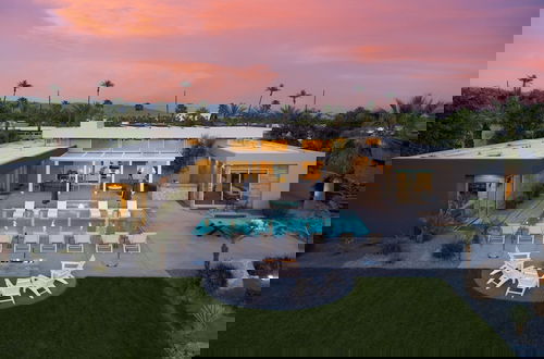 Foto 1 - Polo Villa 3 by Avantstay Features Expansive Putting Green Pool Spa Outdoor Firepit 260328 6 Bedrooms
