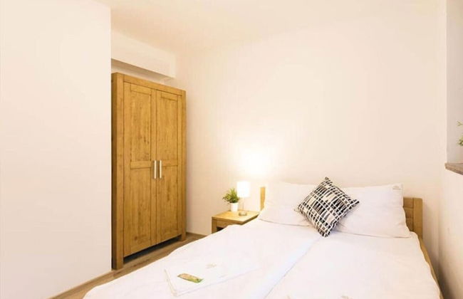 Spacious Villa With Lush Garden - Foto 10