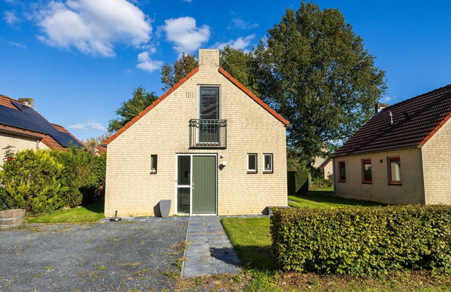 Holiday Home in Ewijk in a Beautiful Area - Photo 1