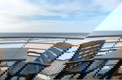 Foto 11 - Apartment in Mariakerke With Stunning Sea Views