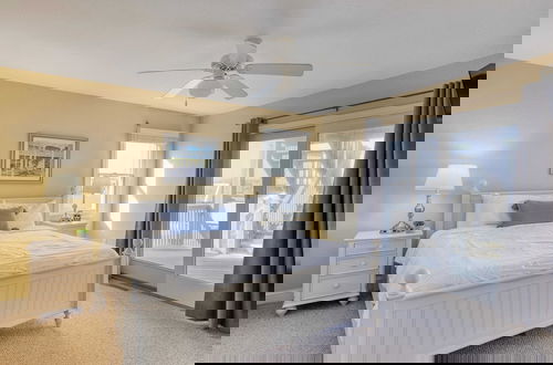 Foto 31 - Sleeps 28 Beachfront w/ Pool, Hot Tub, Game Room Atlantic Watch by Avantstay