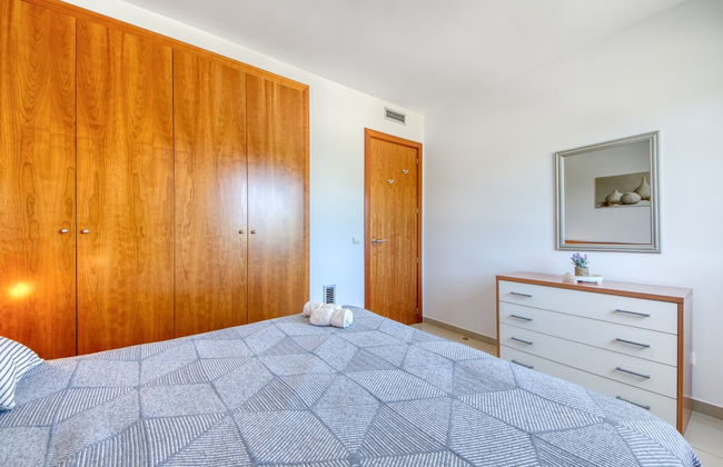 Apartment in Roses Near Sandy Beach - Photo 2