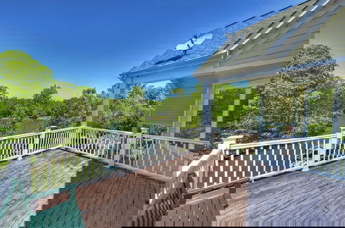 Photo 33 - Jake s Lake House by Avantstay Lake Gazebo
