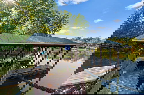 Photo 1 - Jake s Lake House by Avantstay Lake Gazebo