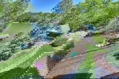 Photo 2 - Jake s Lake House by Avantstay Lake Gazebo