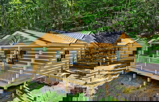 Foto 2 - Group Getaway, Modern Cabins Sleep 16, Gatlinburg