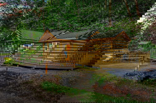 Foto 53 - Group Getaway, Modern Cabins Sleep 16, Gatlinburg