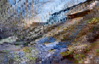 Foto 3 - Creekside Haven by Avantstay Hot Tub, Fire Pit, Outdoor Dining Area Nestled Next to Creek