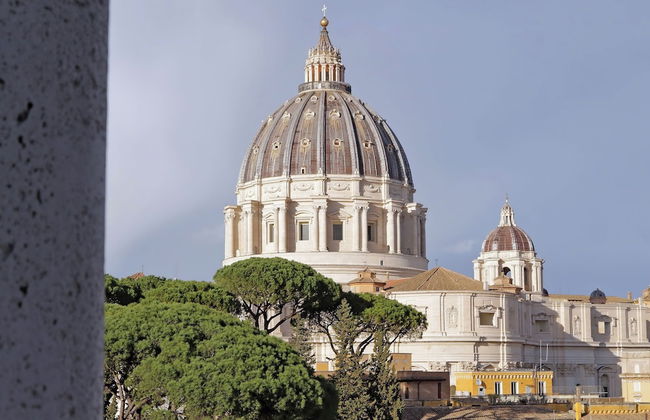 Una finestra sulla cupola di San Pietro - Foto 1