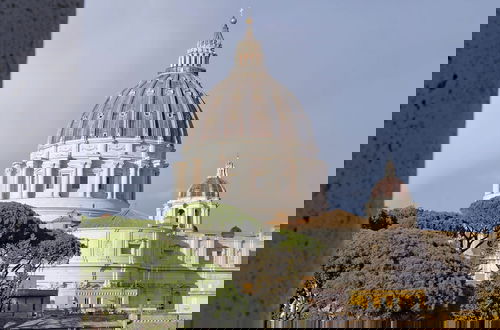 Photo 1 - Una finestra sulla cupola di San Pietro