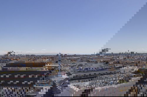 Foto 56 - San Babila Central Tower by Rentopolis - High-end 1bdr with panoramic terrace overlooking Duomo