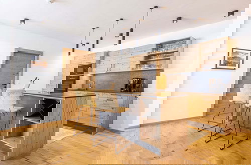 Foto 12 - Spacious Apartment With Balcony