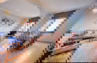 Photo 1 - Beachfront Apartment With Terrace Views