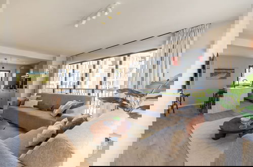 Foto 10 - Modern Family Apartment With Balcony and Parking
